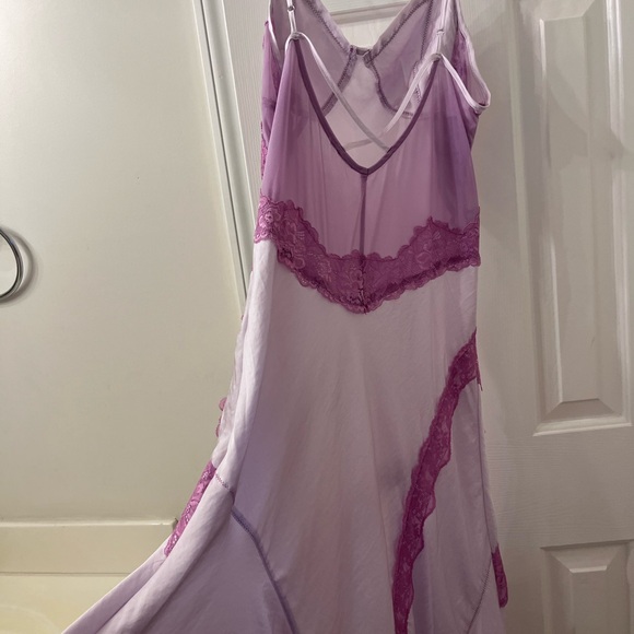 Free people sensuous silk feel slip . - Picture 5 of 6